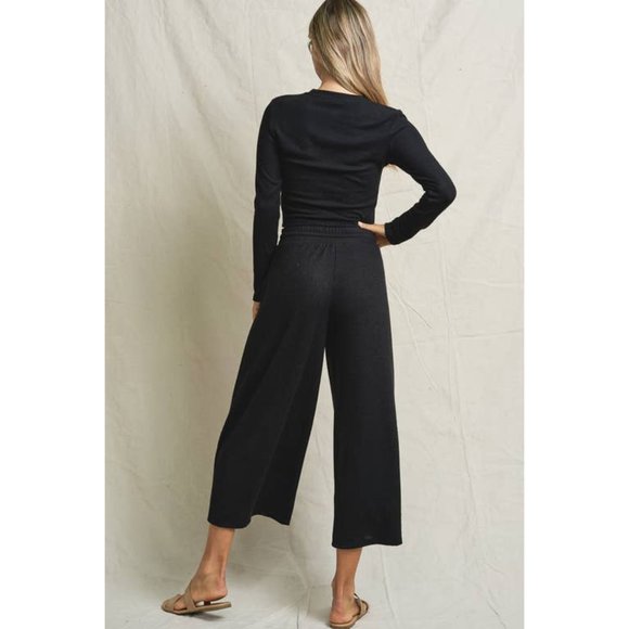 Ultra-Soft Two Piece Lounge Set in Black NWOT - Picture 5 of 5